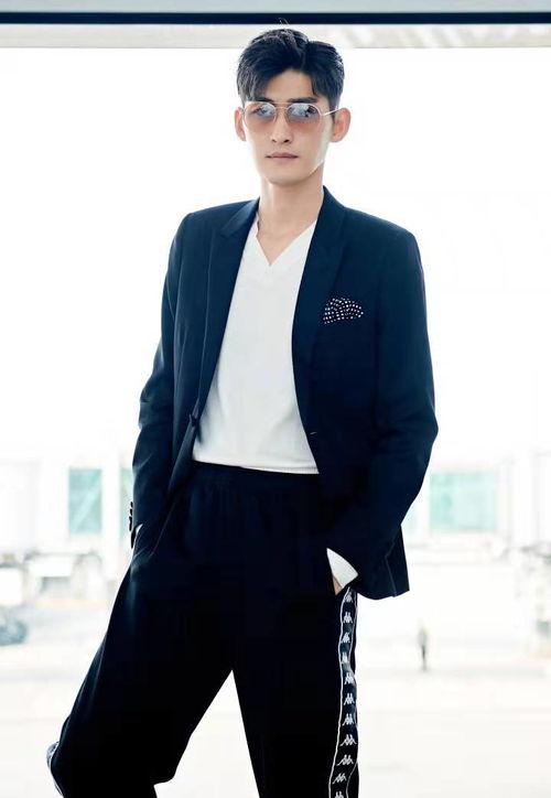 张翰娱乐圈吃瓜爆料事件,揭秘吃瓜背后的真相与影响 第3张 张翰娱乐圈吃瓜爆料事件,揭秘吃瓜背后的真相与影响 第3张